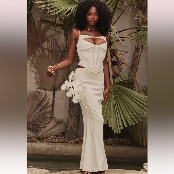 House of CB PALOMA Ivory Corset Maxi Dress - Picture 2 of 9